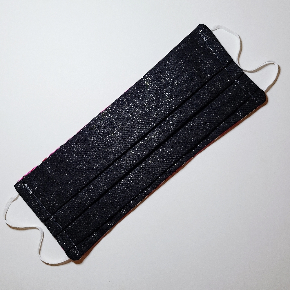 🚫SOLD🚫 Zebra Hearts🔄Sparkle Reversible FaceMask - Picture 4 of 10